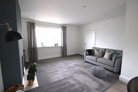 3 bedroom semi-detached house to rent - Photo 2