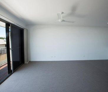 3 Bedroom Townhouse - Photo 2