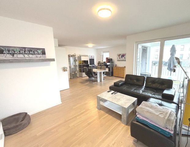 Komfortables Wohnen in Trier-Tarforst – moderne Wohnung mit Einbauküche, Tiefgaragenstelplatz und Balkon. - Photo 1