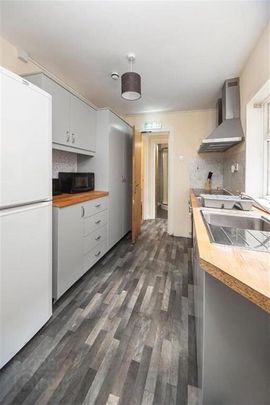Room 7, 96 Cromwell Road, Belfast, BT7 1JY - Photo 1