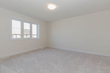 For Lease - 2 Molnar Crescent, Brantford, Ontario - Photo 4