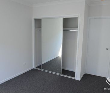 3 Bedroom Townhouse $550/week, Available in March - Photo 4