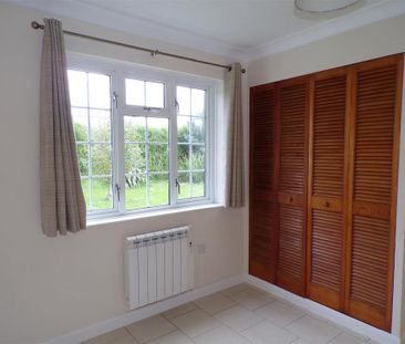 2 bedroom property to rent - Photo 3