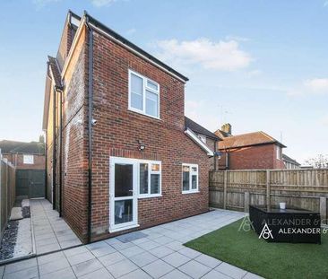 Benning Avenue, Dunstable, Bedfordshire, LU6 - Photo 6