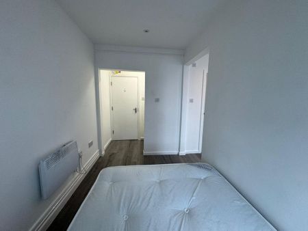 Studio to rent - Photo 2