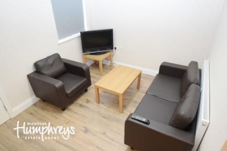 Newcastle Street, Silverdale, ST5 - Photo 1