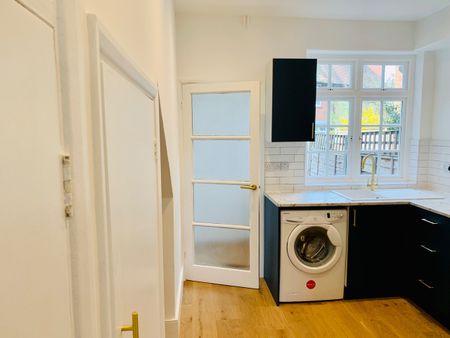 2 Bed Terraced House, Fitzneal Street, W12 - Photo 5