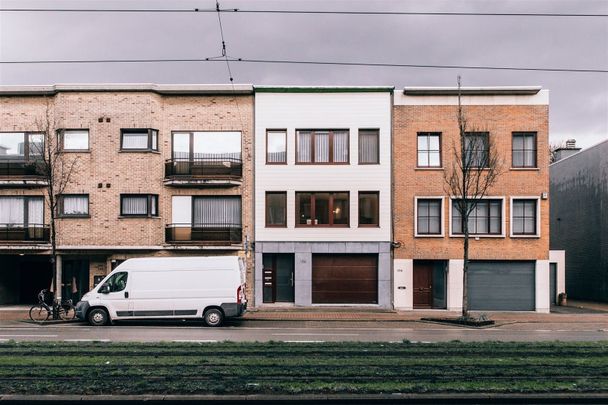 Gezellig gelijkvloersappartement met zonnige stadstuin aan achterkant van klein gebouw - Foto 1