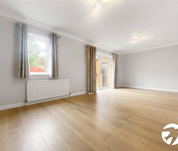 4 bedroom end of terrace house to rent - Photo 3