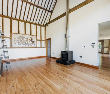 4 bedroom barn conversion to rent - Photo 1