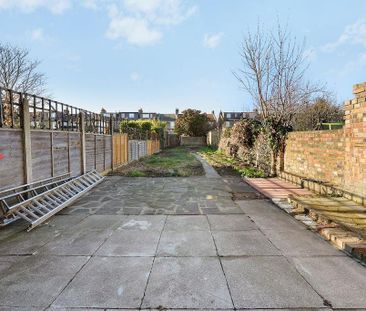 5 bedroom semi-detached house to rent - Photo 6