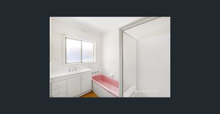 Charming Family Home! - Photo 3