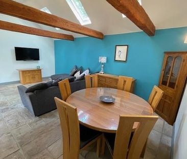 2 bedroom barn conversion to rent - Photo 3