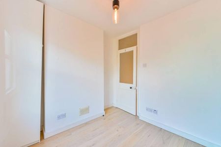 4 bedroom maisonette to rent - Photo 4