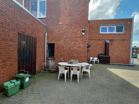 Verzorgd appartement op de eerste verdieping met twee slaapkamers en carport te Mol. - Foto 4