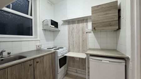 Studio to rent - Photo 3