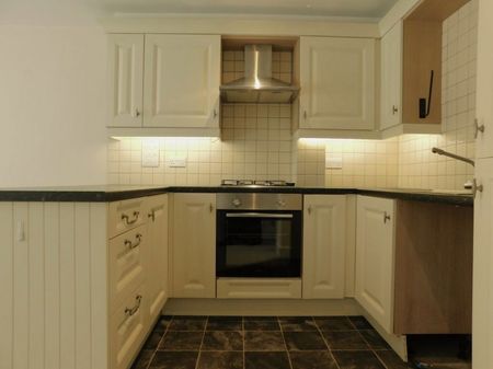 Waghorn Terrace, Hawkhurst, Kent - £995pcm - Photo 4