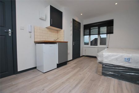 1 bedroom house of multiple occupation to rent - Photo 2