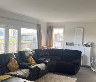 Modern in Mayfair - Photo 3