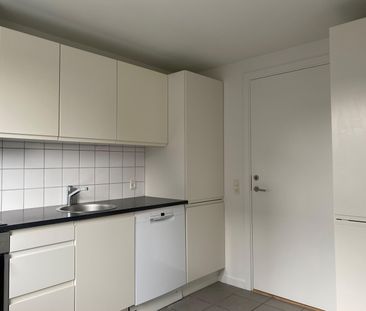 <b>Lys og rummelig 4-værelses lejlighed i Gug med gratis parkerings... - Foto 3