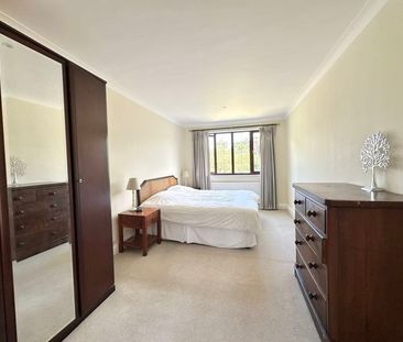 53 Longdown Lane North, Epsom - Photo 6