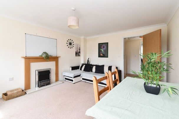 4 bedroom semi-detached house to rent - Photo 1