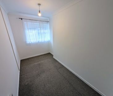 A 3 Bedroom Terraced - Photo 4