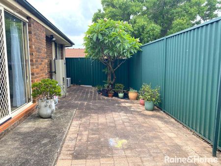 COZY TWO BEDROOM VILLA IN A QUIET LOCATION! CLOSE TO ALL INGLEBURN AMENITIES! - Photo 4