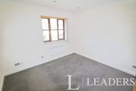 2 bedroom apartment to rent Aynsley Gardens, Harlow, CM17 - Photo 2