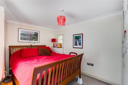 1 bedroom house in London - Photo 4