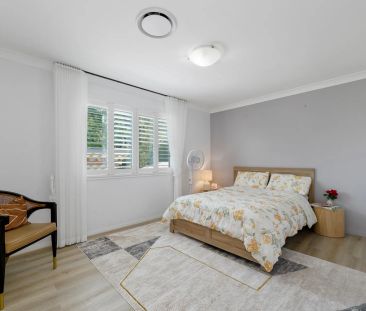 Family Entertainer on a Grand Scale – Pool, Solar & Space to Spare - Photo 3