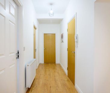 3 bedroom flat to rent - Photo 5
