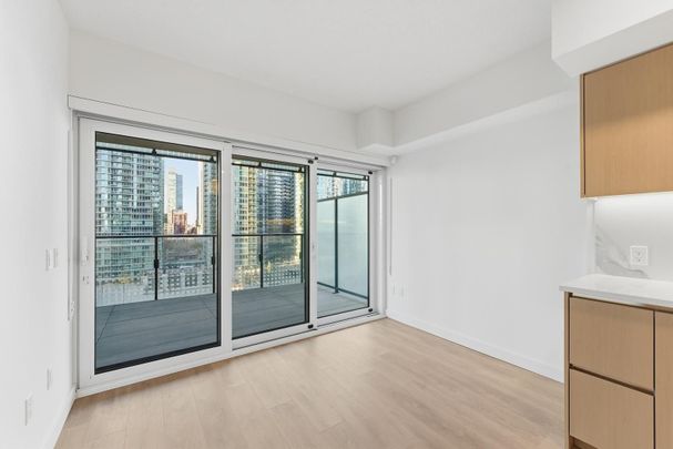 For Lease - 3 Concord Cityplace Way Unit# 933, Toronto, Ontario - Photo 1