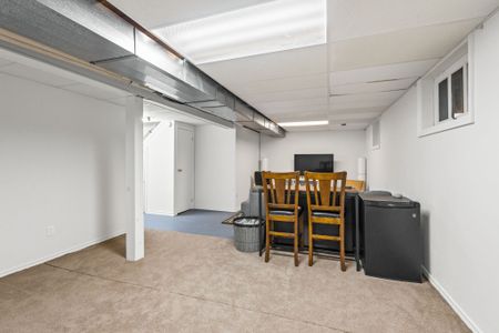 For Lease - 115 McClellan Road, South of Baseline to Knoxdale, Ontario - Photo 4