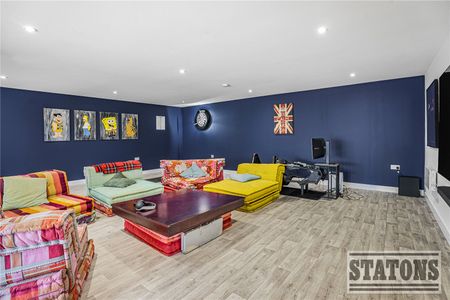 Rush Green, Hertford - Photo 4