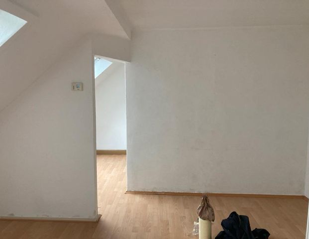 Helle 2-Zimmer-Dachgeschoss Wohnung - Foto 1