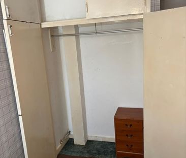 Room in a Shared Flat, York Road, SW11 - Photo 4