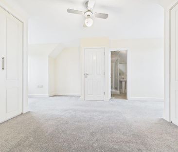 4 bedroom semi-detached house to rent - Photo 3