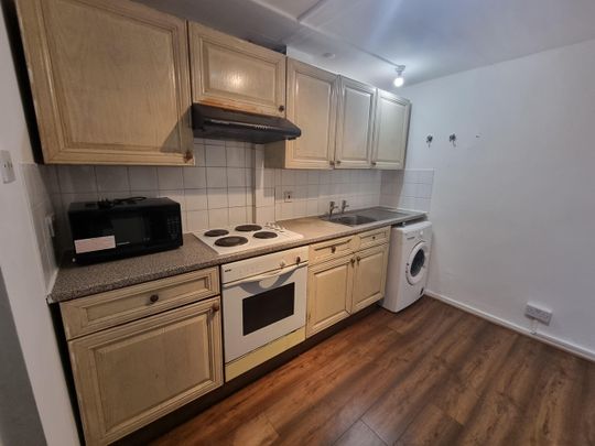 4 Bed Maisonette, James Docherty House, E2 - Photo 1