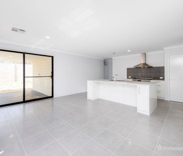 25 Gunbower Circuit, Baldivis WA 6171 - Photo 2