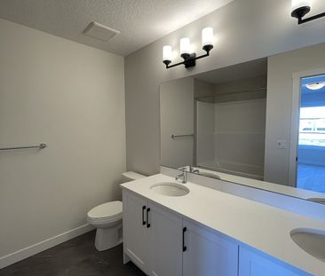 179 Lewiston Drive Northeast, Calgary - Photo 2