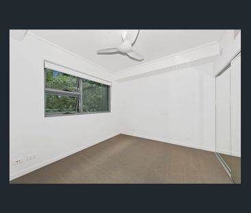 BOUTIQUE APARTMENT IN SERENE PARK ENVIRONMENT - Photo 5