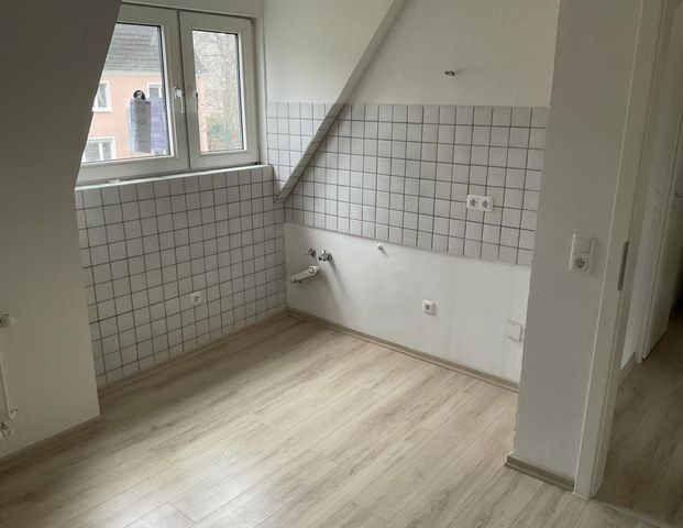 Wohnen unterm Dach - geeignet für Singels und Paare - Foto 1