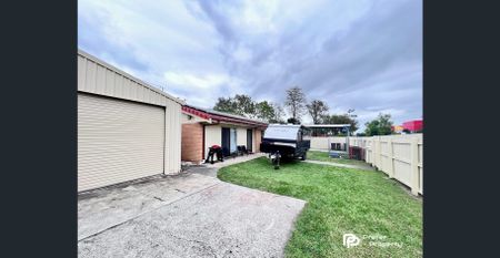 Solar powered 3 bedroom house PLUS an extra large powered workshop! - Photo 2