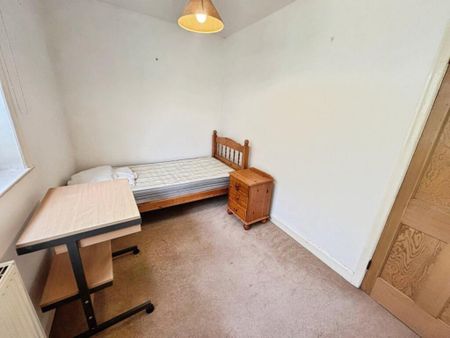 3 bedroom terraced house to rent - Photo 4