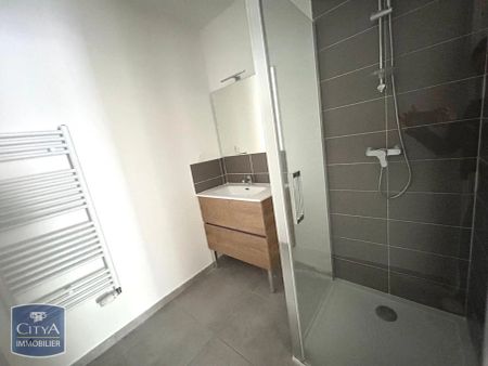 Appartement à louer 4 pièces 82.88m² - Photo 3
