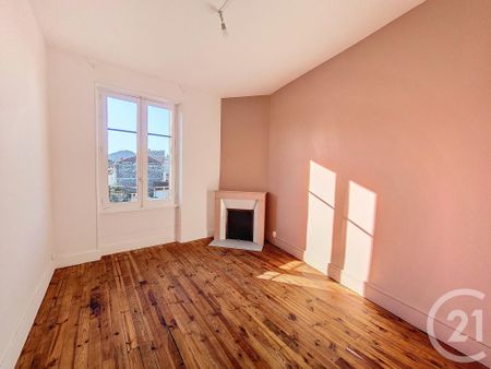 Location Appartement 4 pièces 89m² CHAMALIERES 63400 - Photo 5
