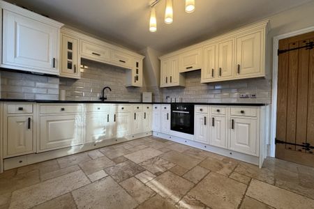 Grantham, Belton - Photo 2