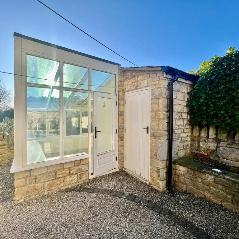 2 bedroom terraced house to rent - Photo 1