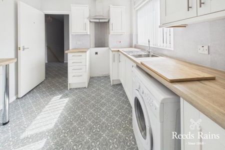 29 Rathmullan Drive, Newtownards, BT23 4QE - Photo 4